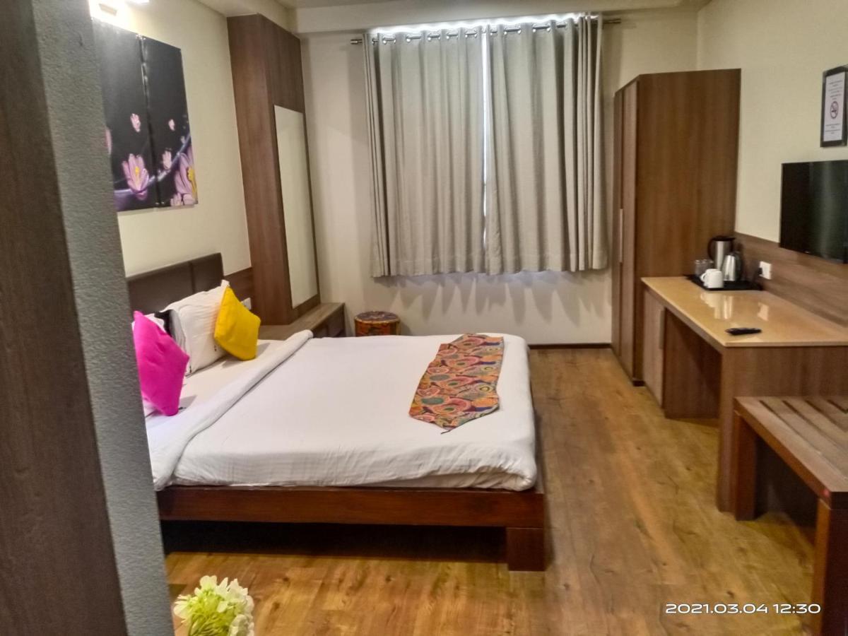 Fleur Hotel Dźajpur Zewnętrze zdjęcie