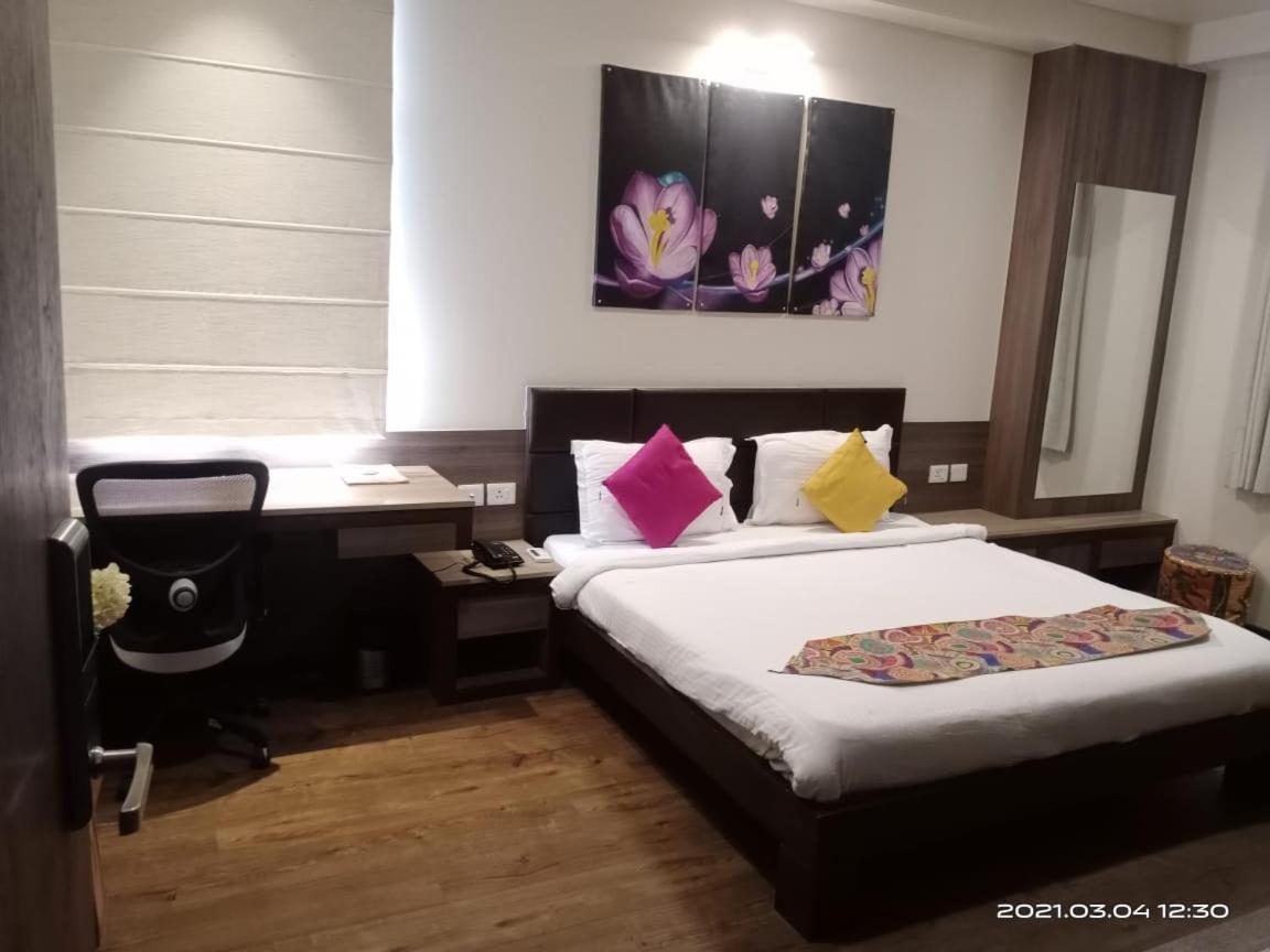 Fleur Hotel Dźajpur Zewnętrze zdjęcie