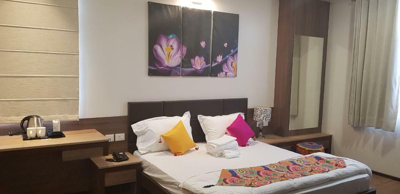 Fleur Hotel Dźajpur Zewnętrze zdjęcie